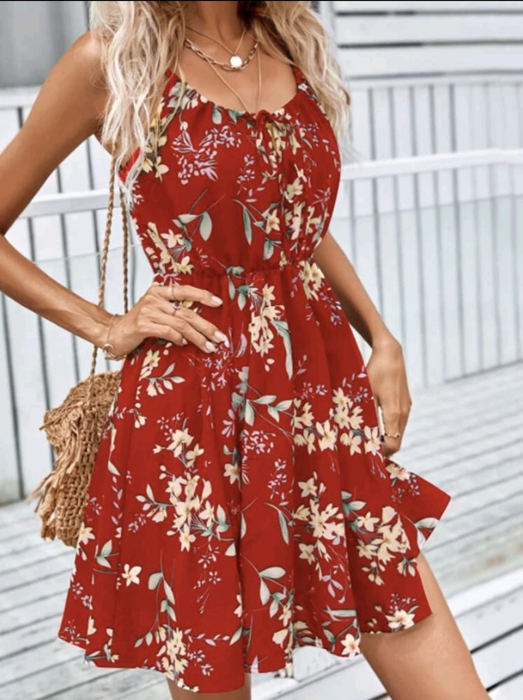 Vestido rojo de flores