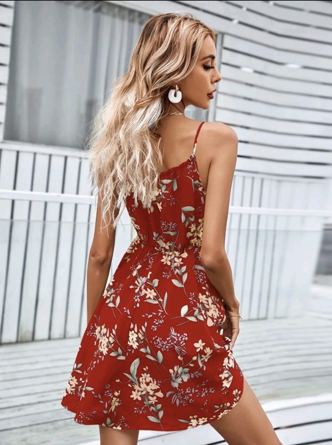 Vestido rojo de flores