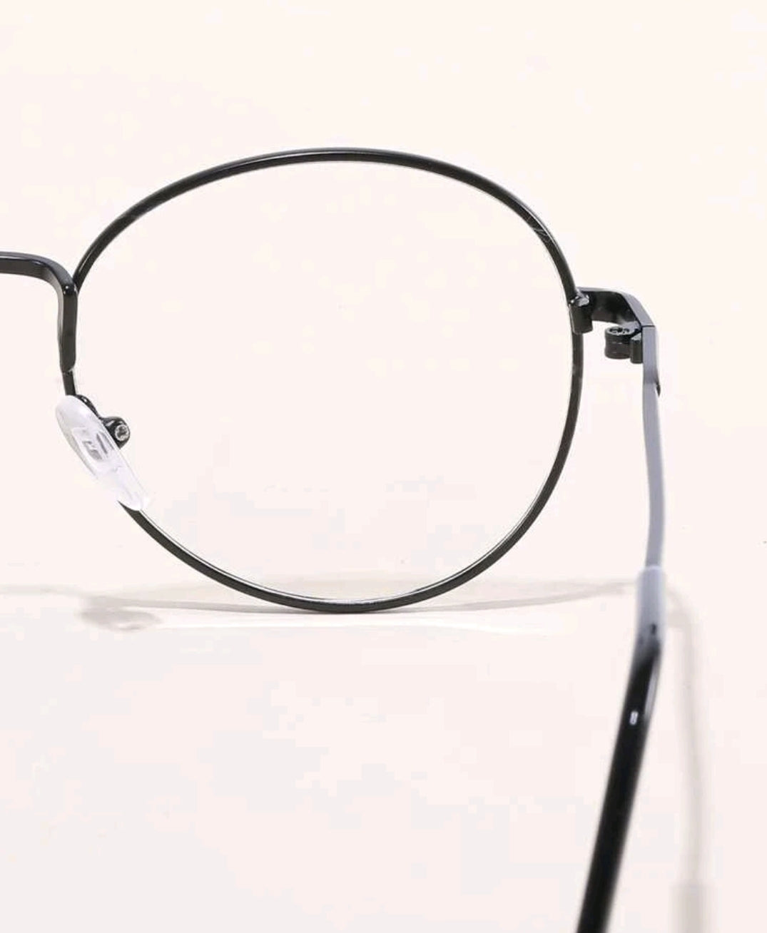 LENTES ARO NEGRO DELGADO REDONDOS CON FILTRO DE LUZ AZUL